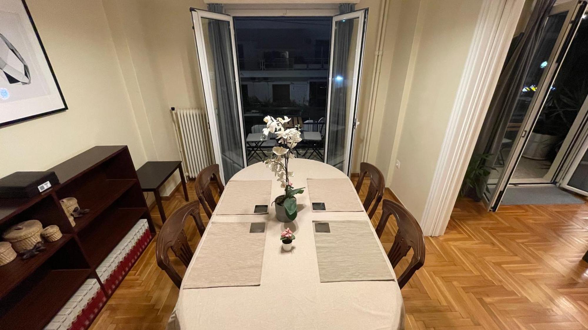 4 Newly Renovated Charming Apartments Steps From Panormou Metro Station Atene Camera foto