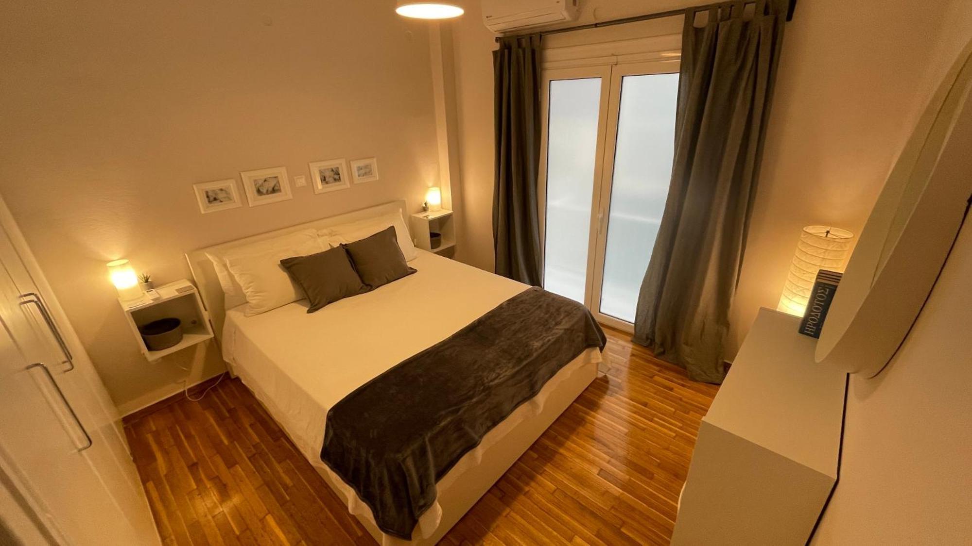 4 Newly Renovated Charming Apartments Steps From Panormou Metro Station Atene Camera foto